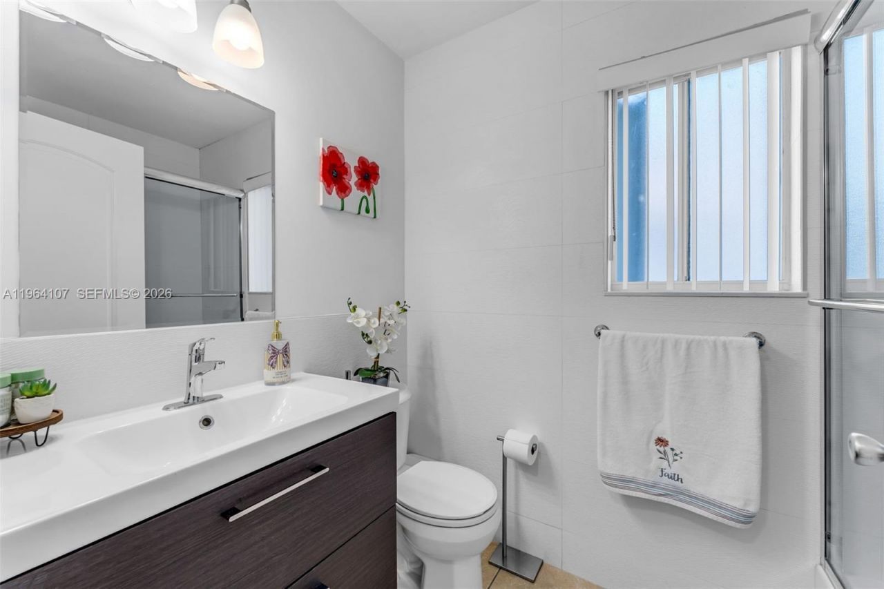 17501 SW 140th Ct, Miami, FL 33177 Photo