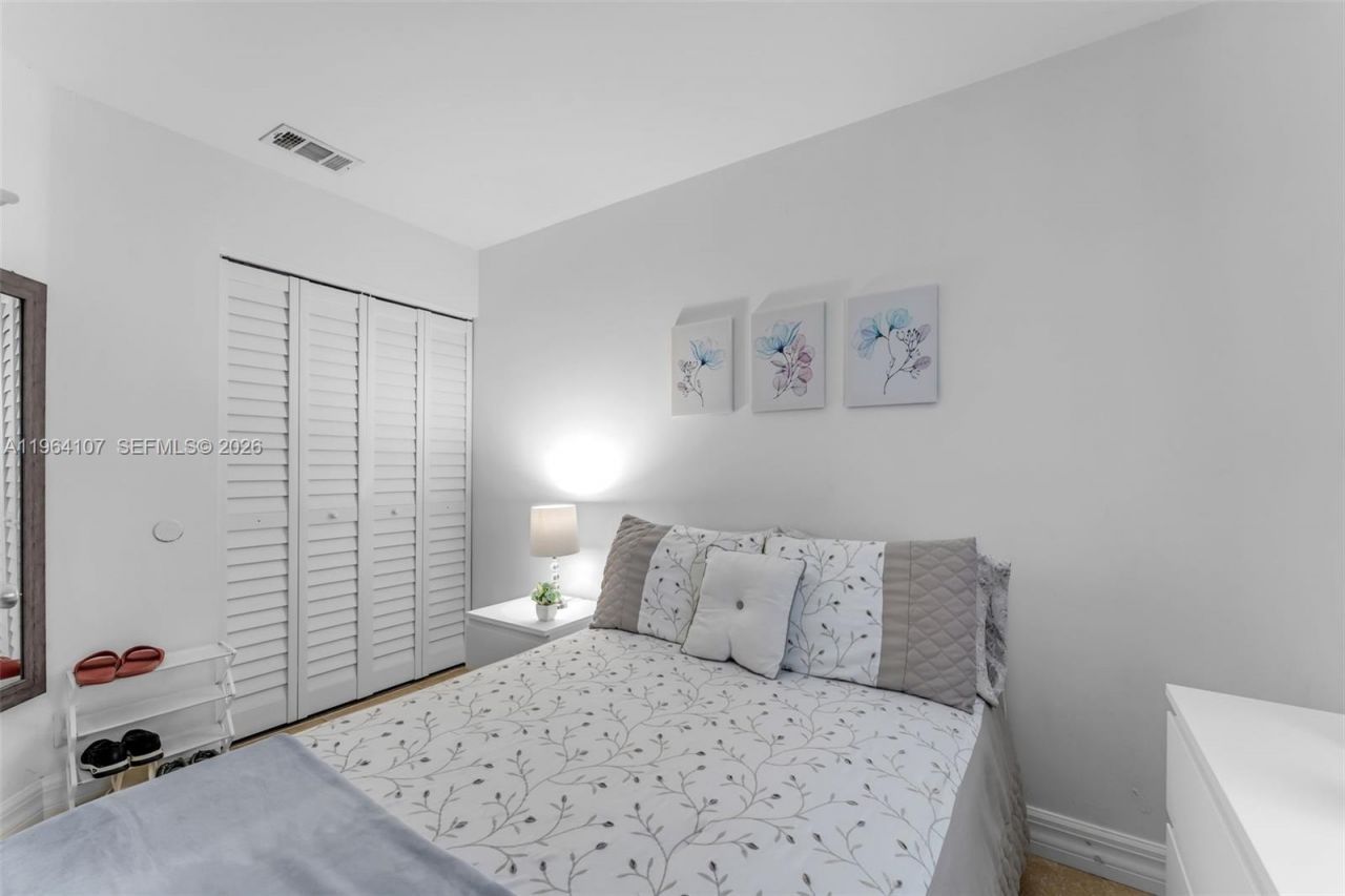 17501 SW 140th Ct, Miami, FL 33177 Photo