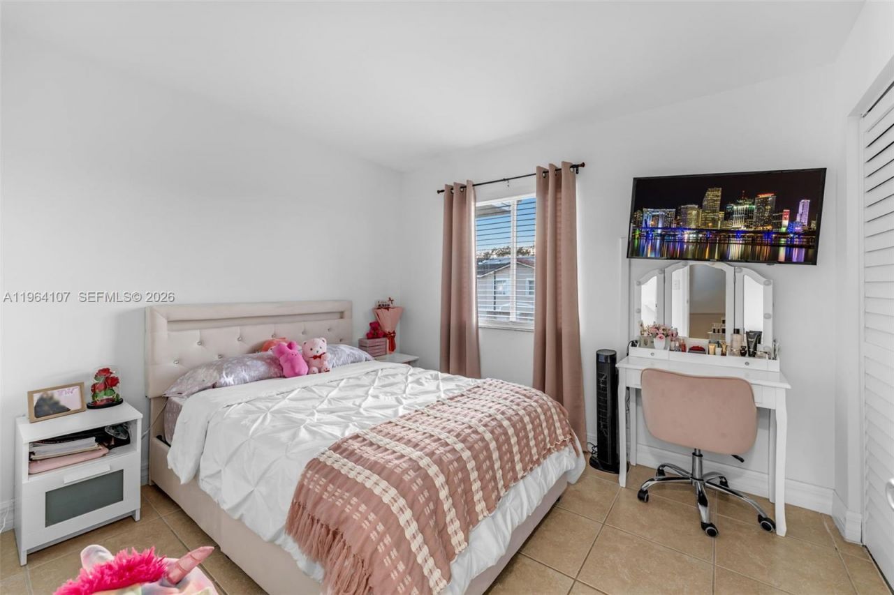 17501 SW 140th Ct, Miami, FL 33177 Photo