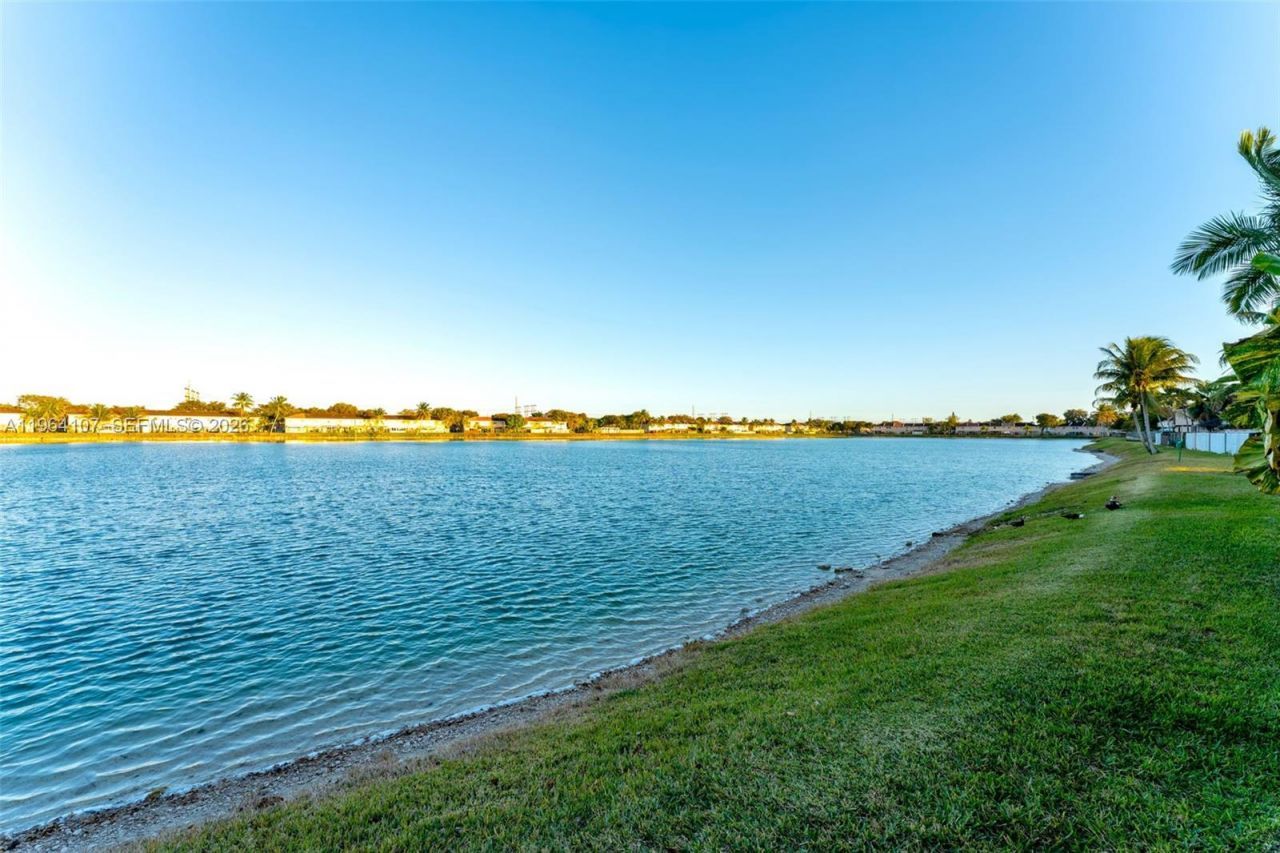 17501 SW 140th Ct, Miami, FL 33177 Photo