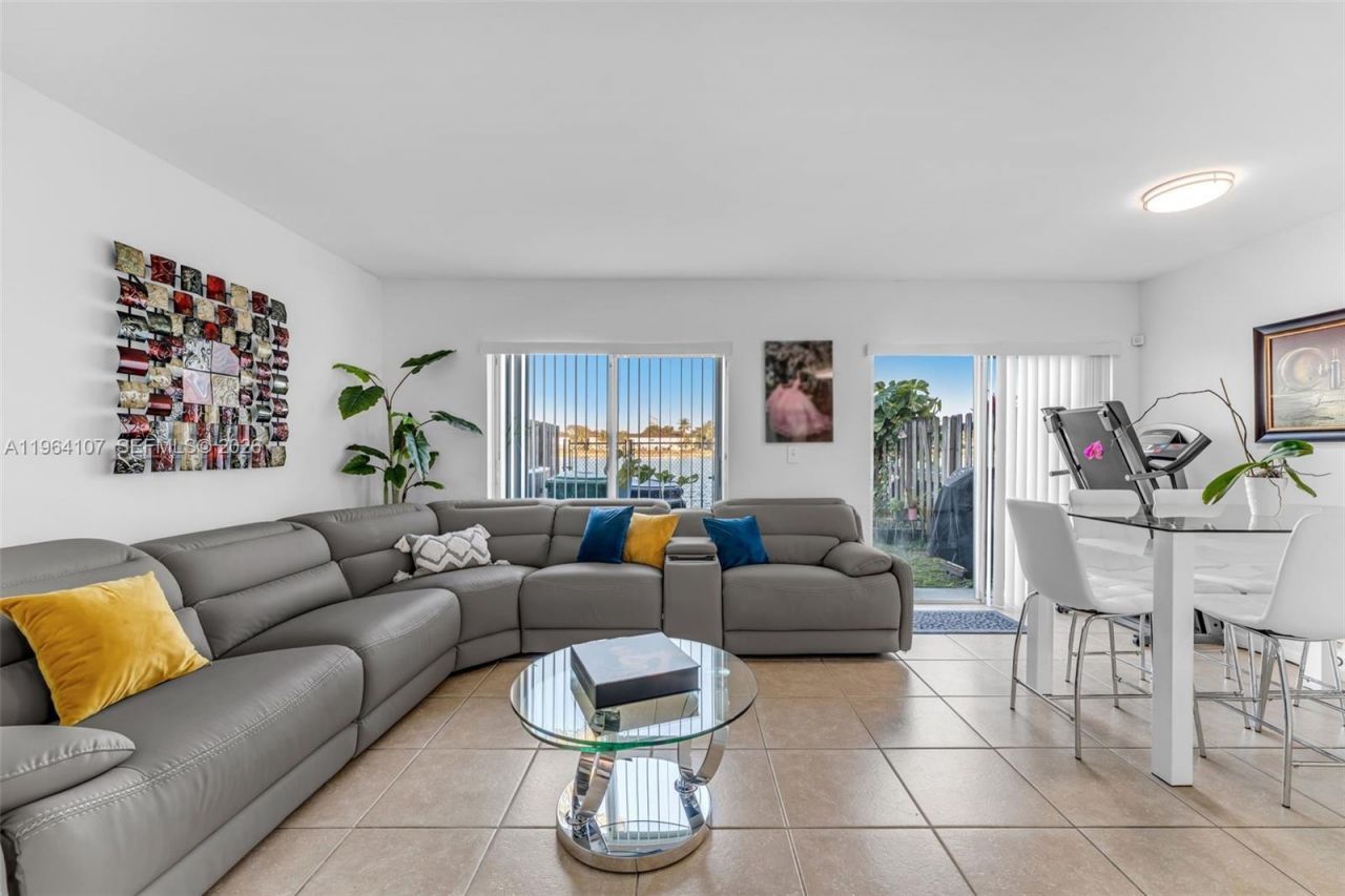 17501 SW 140th Ct, Miami, FL 33177 Photo