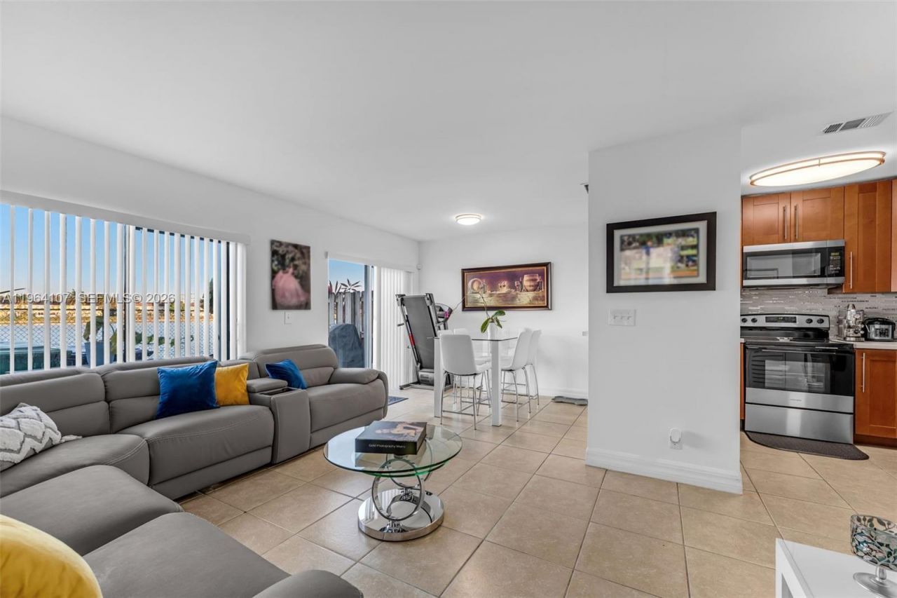 17501 SW 140th Ct, Miami, FL 33177 Photo