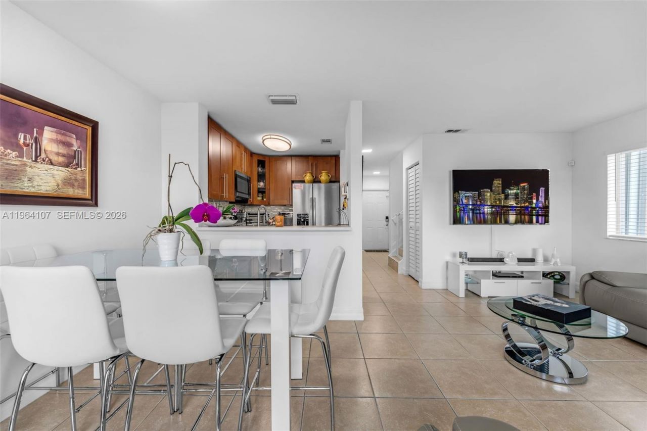 17501 SW 140th Ct, Miami, FL 33177 Photo