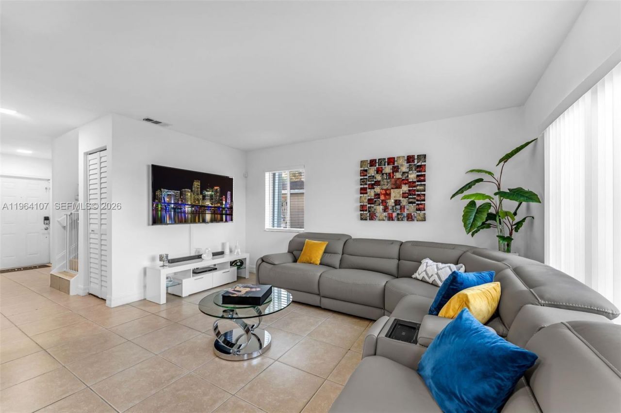 17501 SW 140th Ct, Miami, FL 33177 Photo