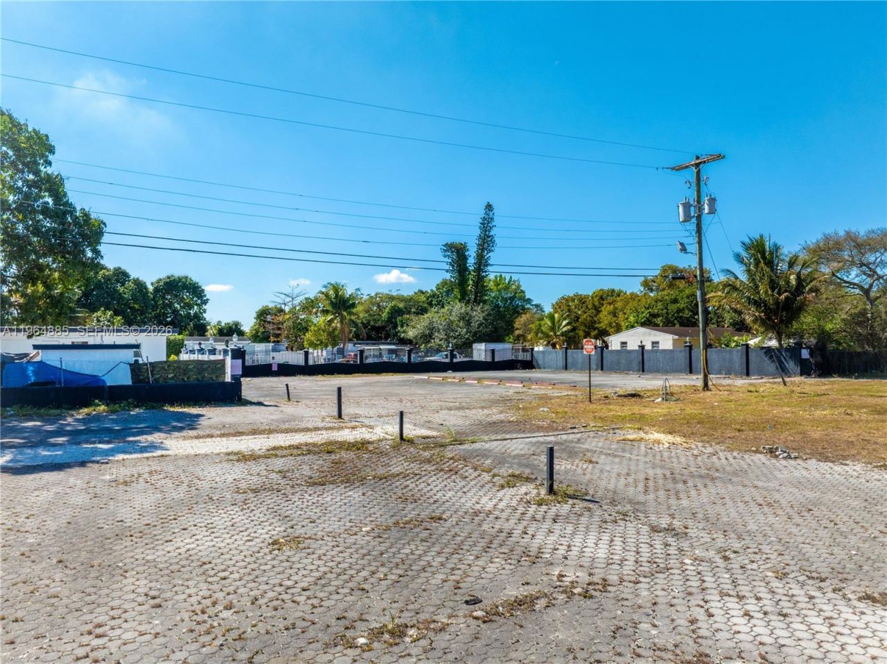 1410 NW 119th St, Miami, FL 33167 Photo