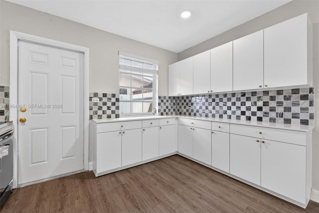 11441 SW 2nd St, Unit 11441, Sweetwater, FL 33174 Photo