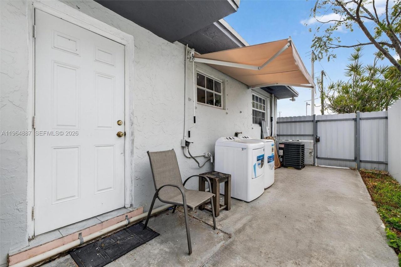 11441 SW 2nd St, Unit 11441, Sweetwater, FL 33174 Photo