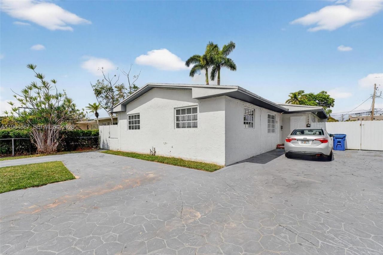 11441 SW 2nd St, Unit 11441, Sweetwater, FL 33174 Photo