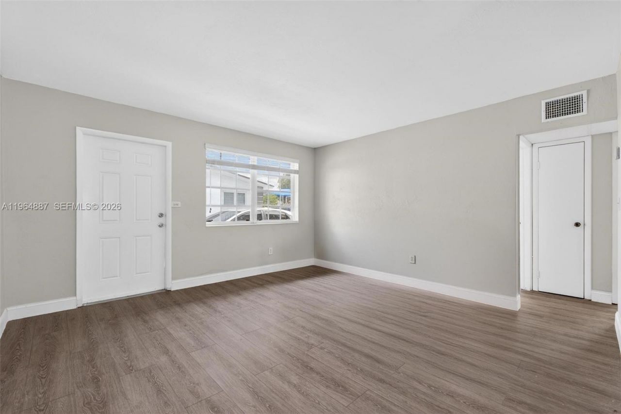 11441 SW 2nd St, Unit 11441, Sweetwater, FL 33174 Photo