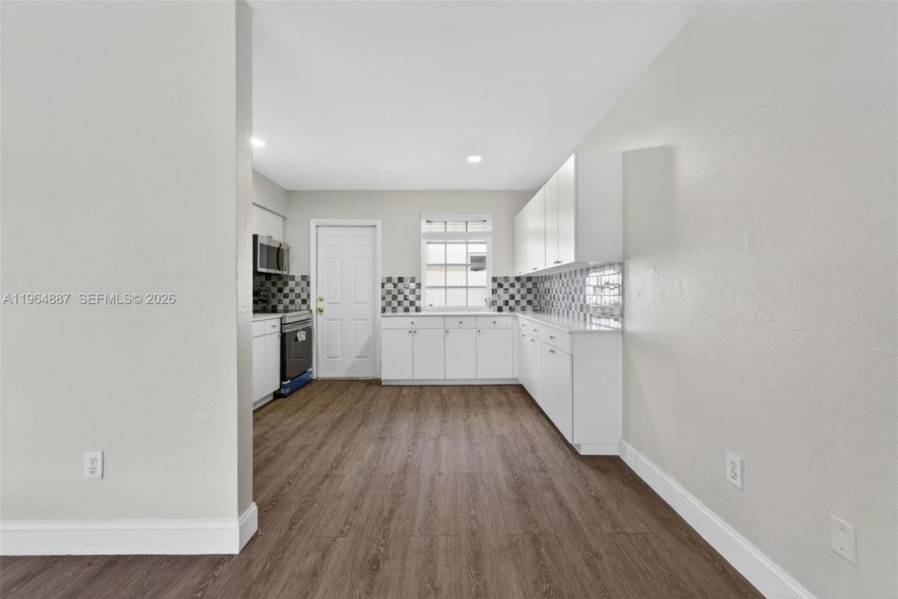 11441 SW 2nd St, Unit 11441, Sweetwater, FL 33174 Photo