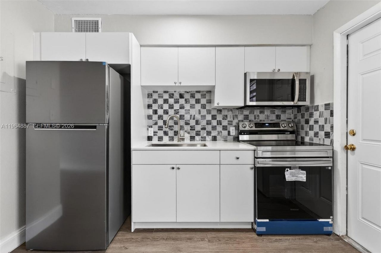 11441 SW 2nd St, Unit 11441, Sweetwater, FL 33174 Photo