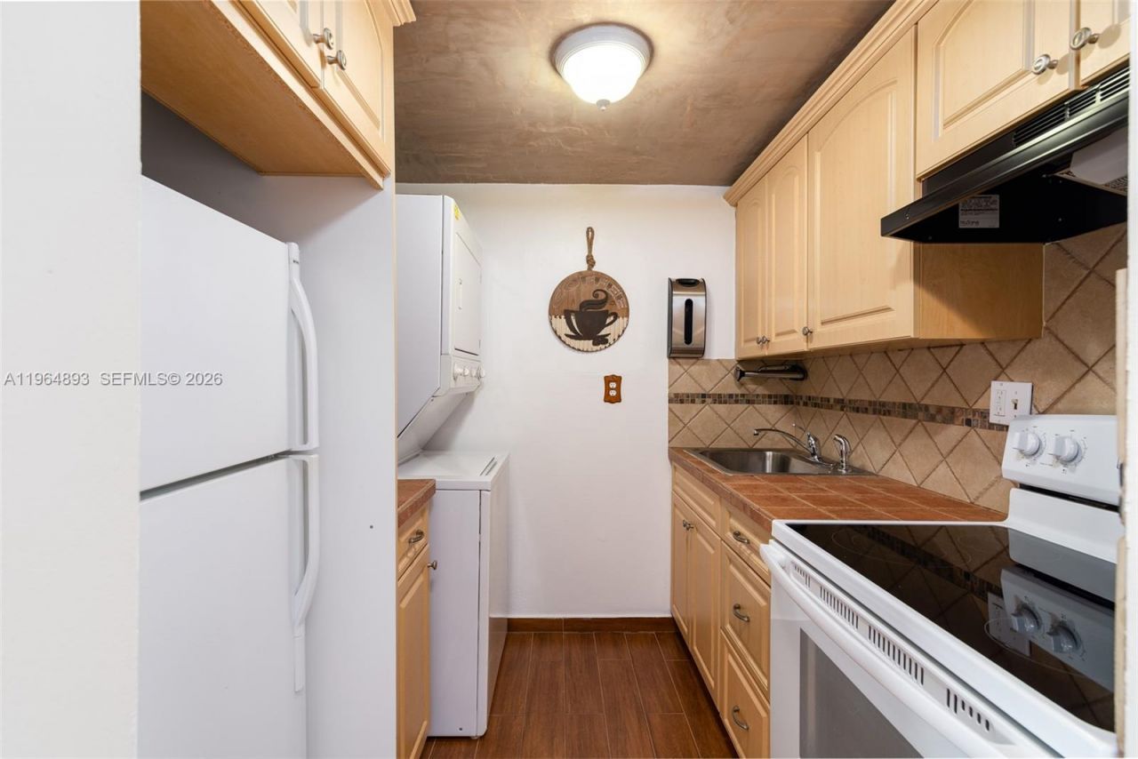 1933 SW 7th St, Unit 403, Miami, FL 33135 Photo