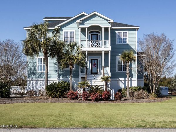 8308 Lakeview Drive, Wilmington, NC 28412