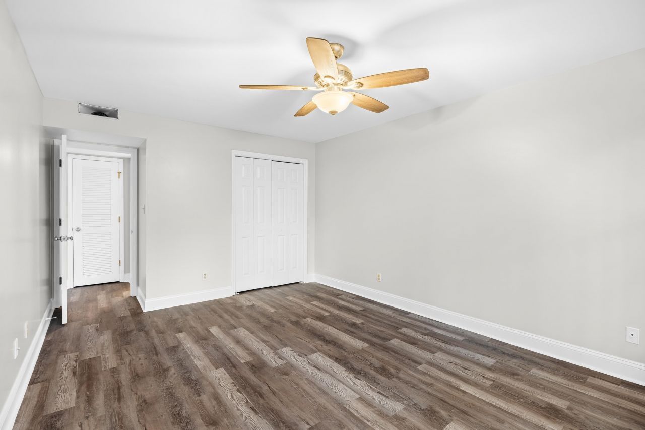 146 Stillwood Dr. Photo 23