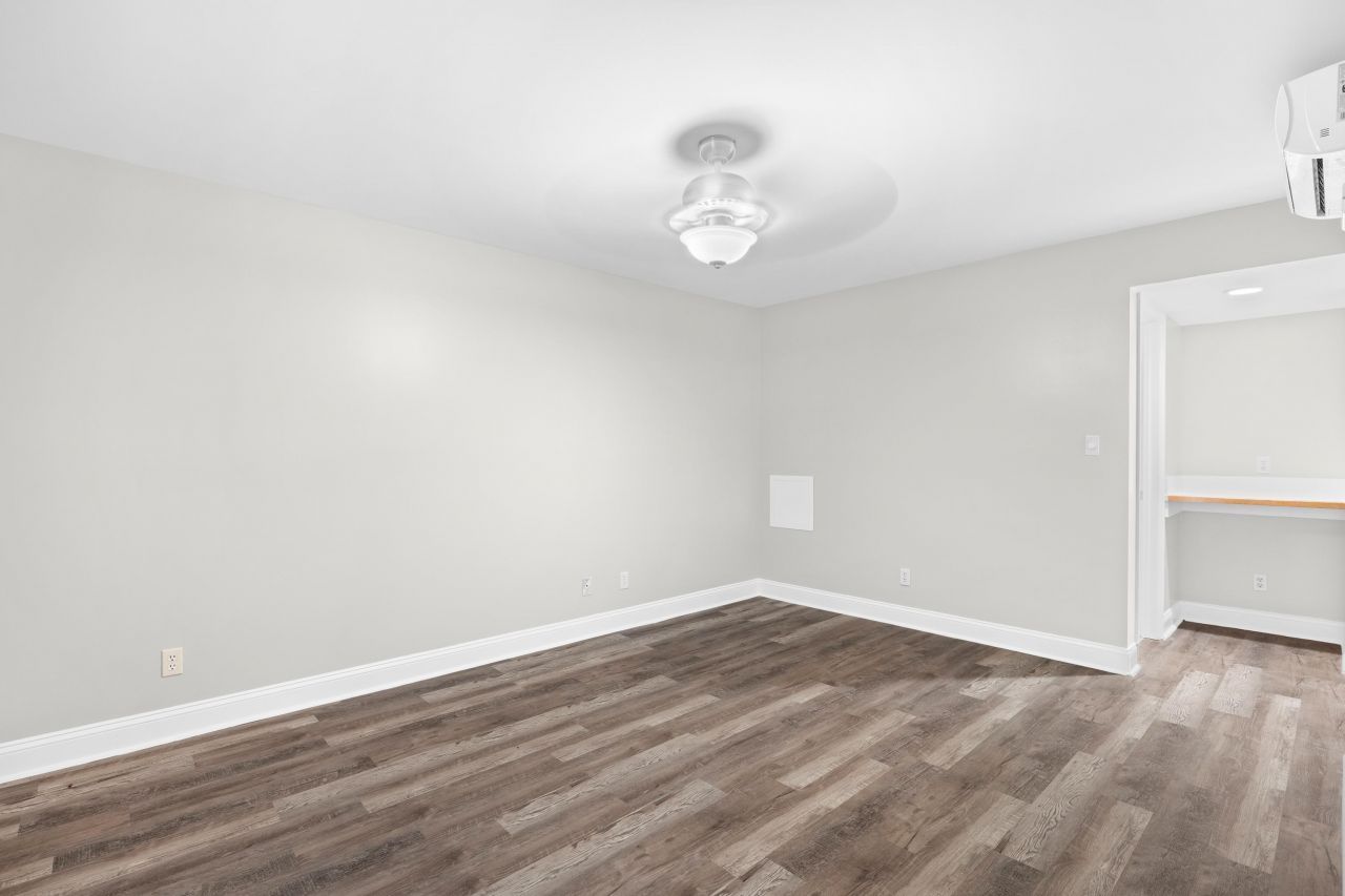 146 Stillwood Dr. Photo 24