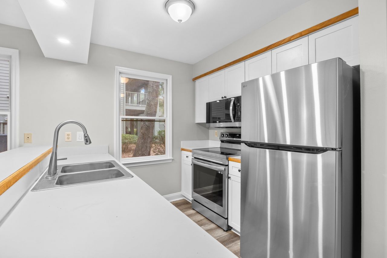 146 Stillwood Dr. Photo 4