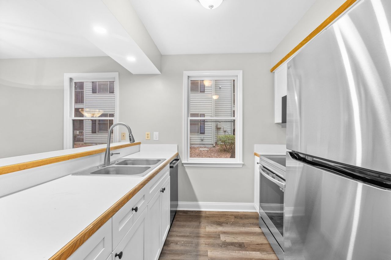 146 Stillwood Dr. Photo 5