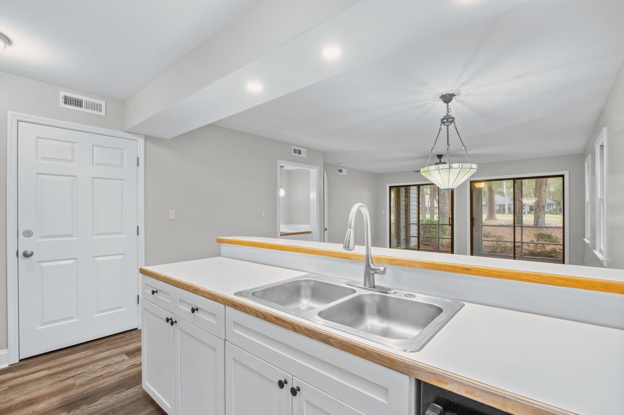 146 Stillwood Dr. Photo 6