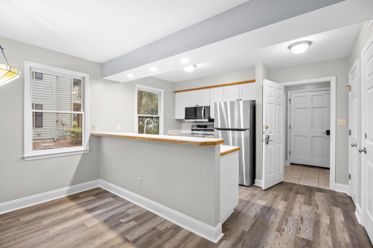 146 Stillwood Dr. Photo 7