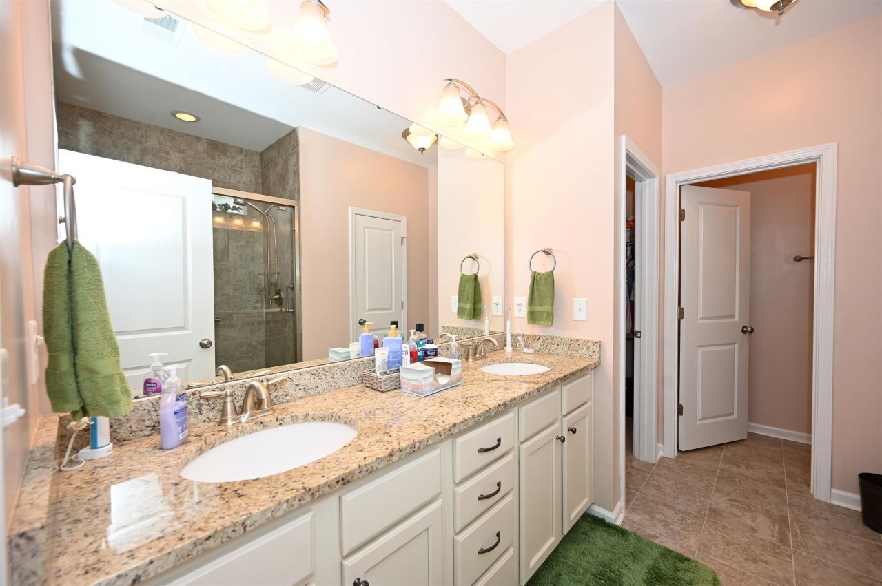 3613 Diamond Stars Way Photo 17