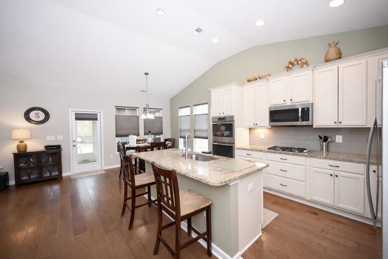 3613 Diamond Stars Way Photo 9