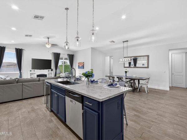 8942 N 15TH Lane, Phoenix, AZ 85021