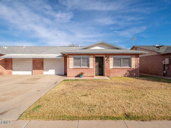 9638 W CINNABAR Avenue, Unit B, Peoria, AZ 85345