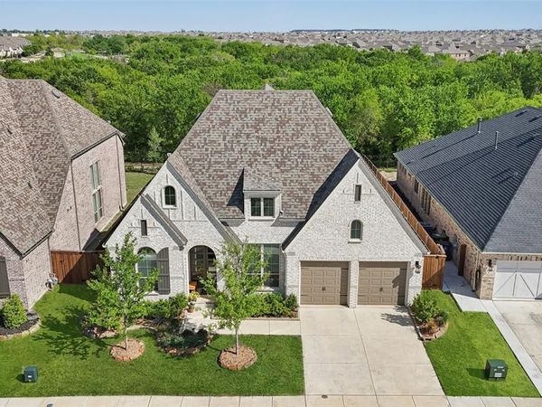 808 Bluestem Drive, Aubrey, TX 76227