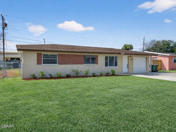 828 White Court, Daytona Beach, FL 32117