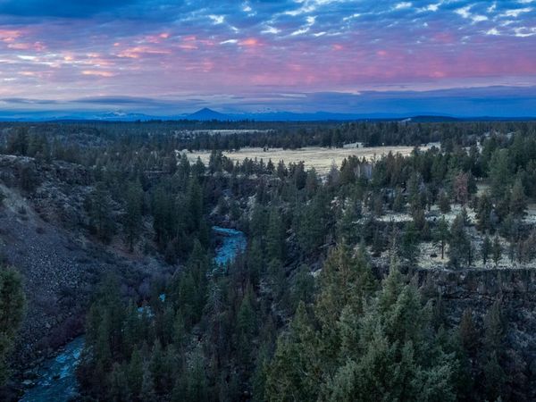 1122 NW Foxwood Place, Bend, OR 97703