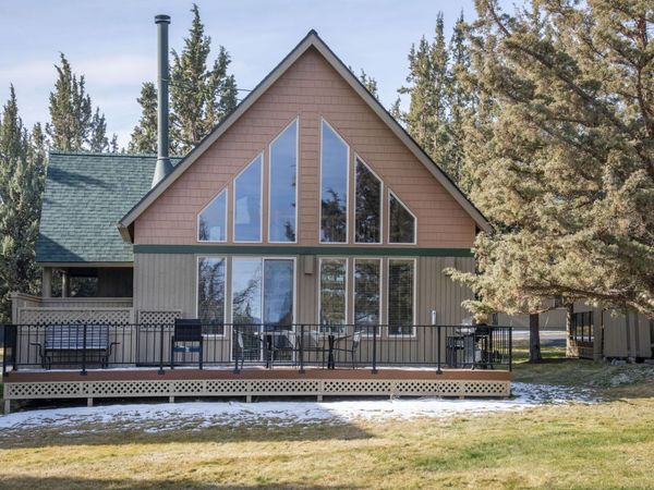 8855 SW Canyon Wren Court, Redmond, OR 97756