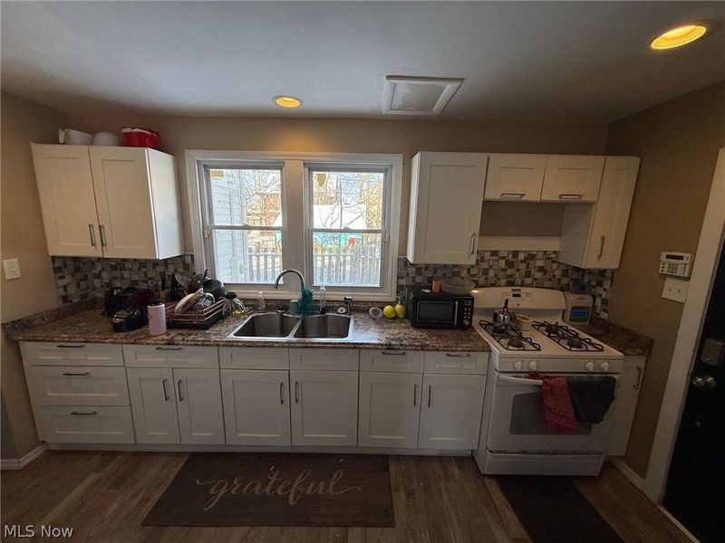 1827 Idlewood Avenue, East Cleveland, OH 44112 Photo 7