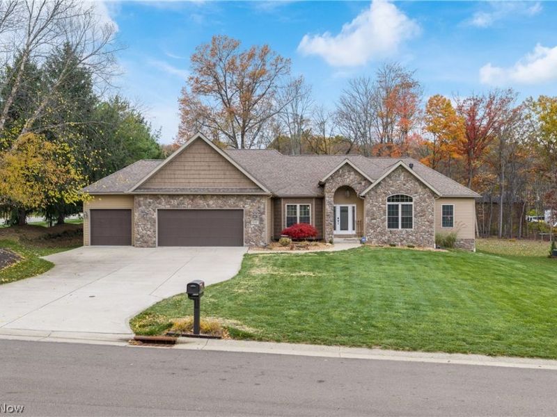 5247 Birchmont Avenue SW, Canton, OH 44706 Photo 1