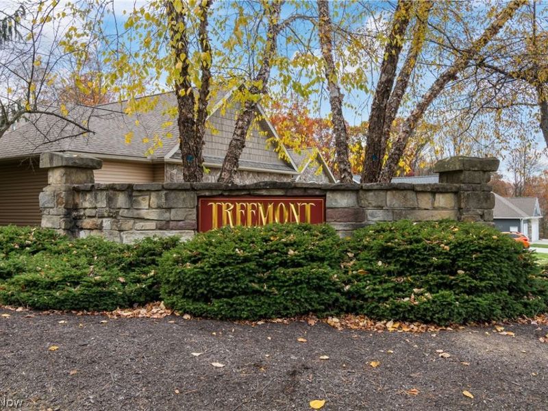 5247 Birchmont Avenue SW, Canton, OH 44706 Photo 2