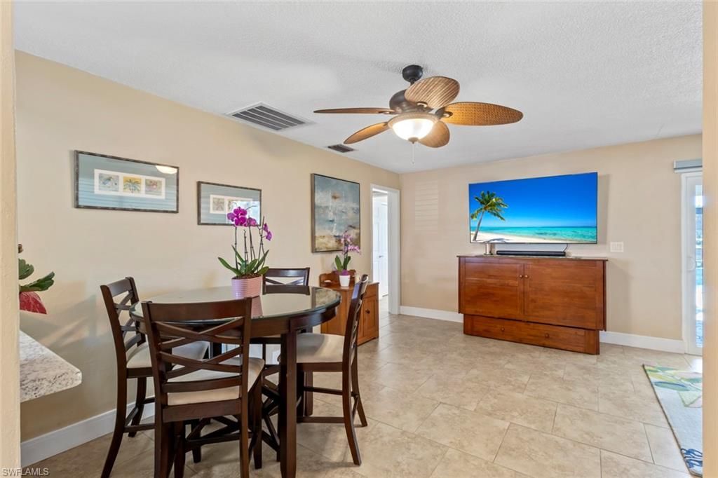 1754 Beach Pkwy, Cape Coral, FL 33904 Photo