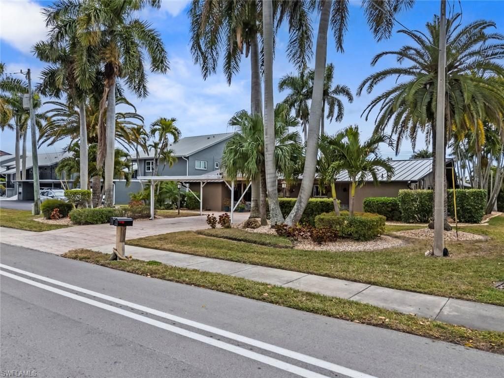 1754 Beach Pkwy, Cape Coral, FL 33904 Photo