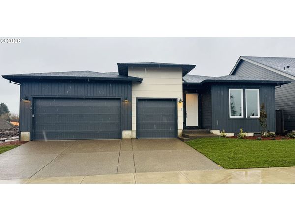 707 Magnolia AVE, Woodburn, OR 97071