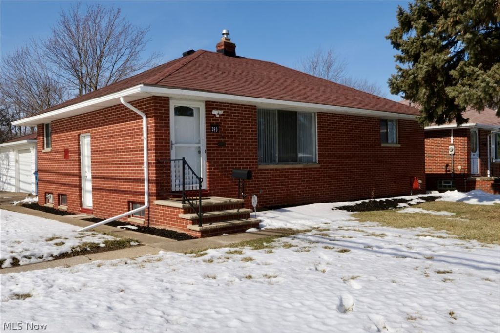 390 Lynne Drive, Sheffield Village, OH 44054 Main Photo