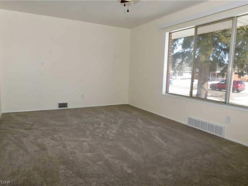 390 Lynne Drive, Sheffield Village, OH 44054 Photo 10