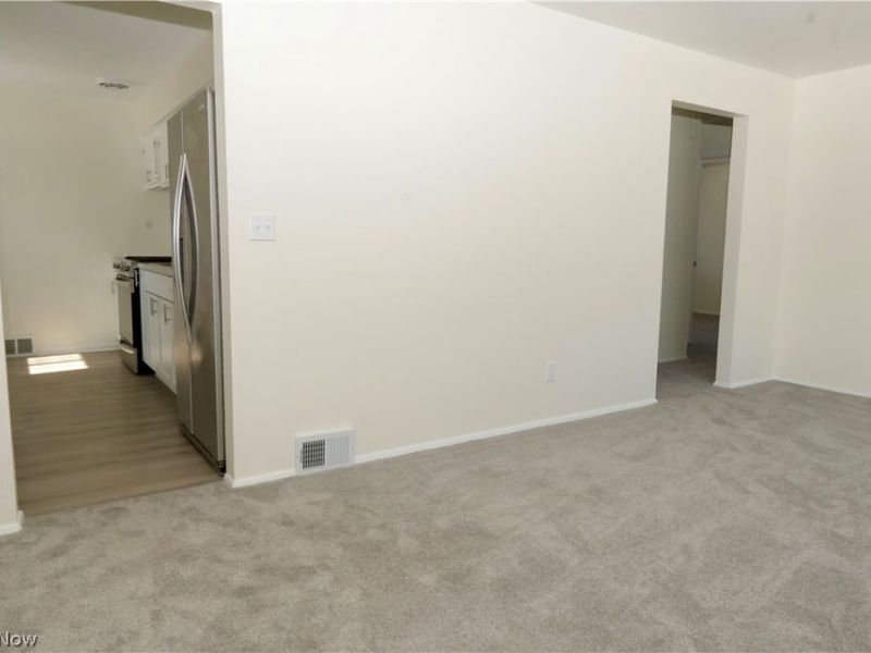 390 Lynne Drive, Sheffield Village, OH 44054 Photo 11