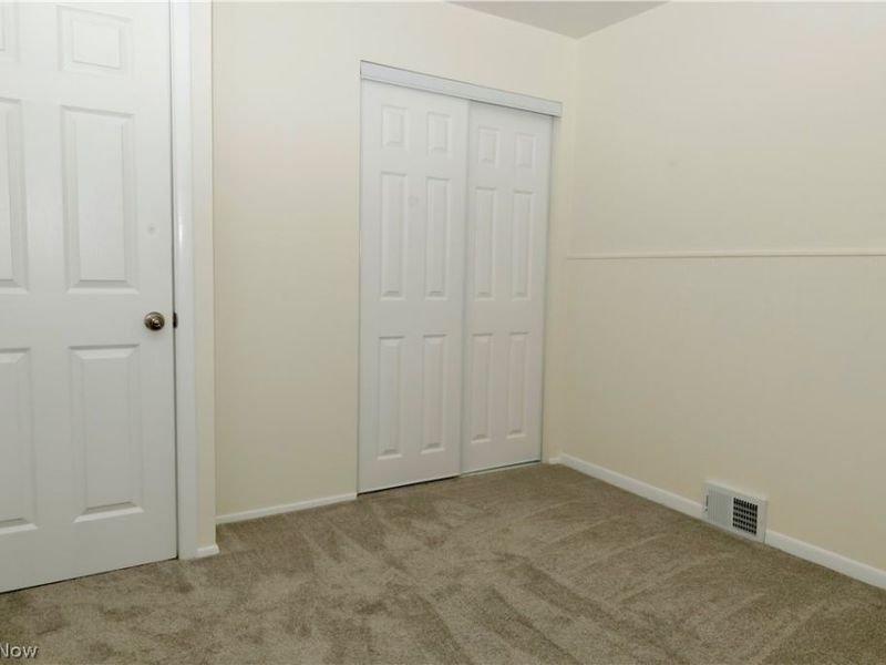 390 Lynne Drive, Sheffield Village, OH 44054 Photo 14