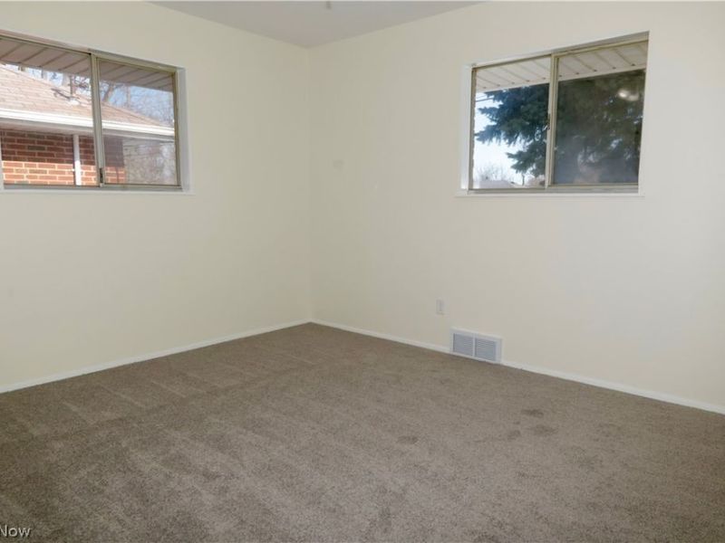 390 Lynne Drive, Sheffield Village, OH 44054 Photo 17