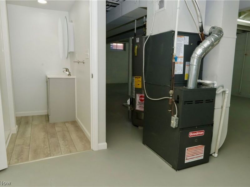 390 Lynne Drive, Sheffield Village, OH 44054 Photo 24