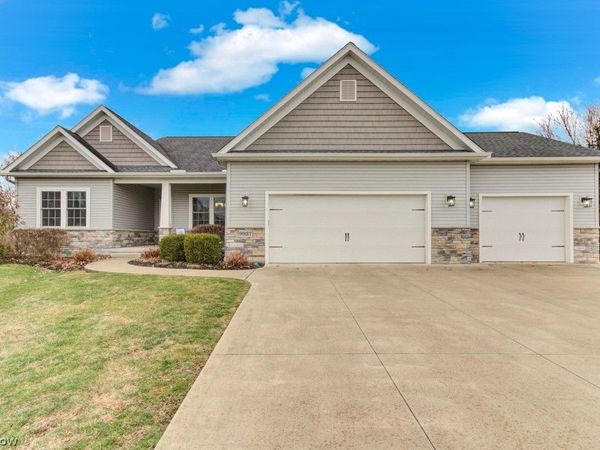 9937 Southwyck Avenue NW, North Canton, OH 44720