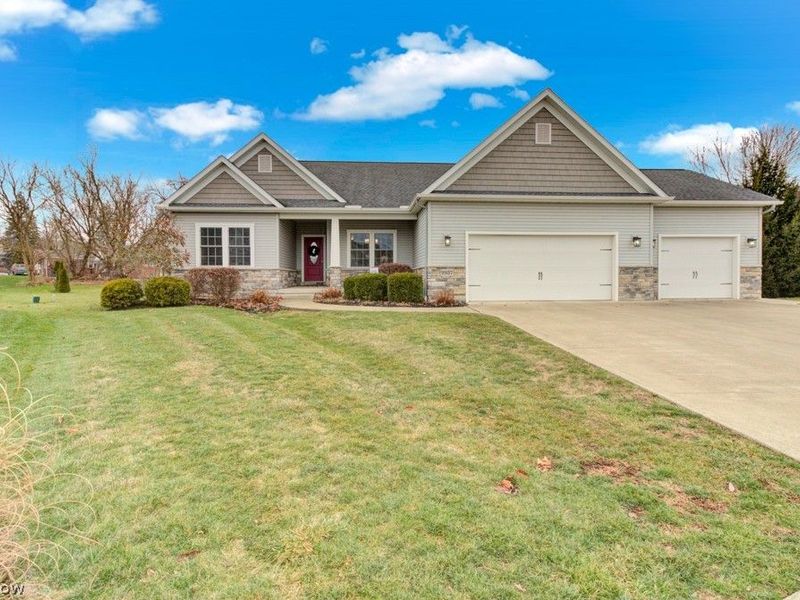 9937 Southwyck Avenue NW, North Canton, OH 44720 Photo 2