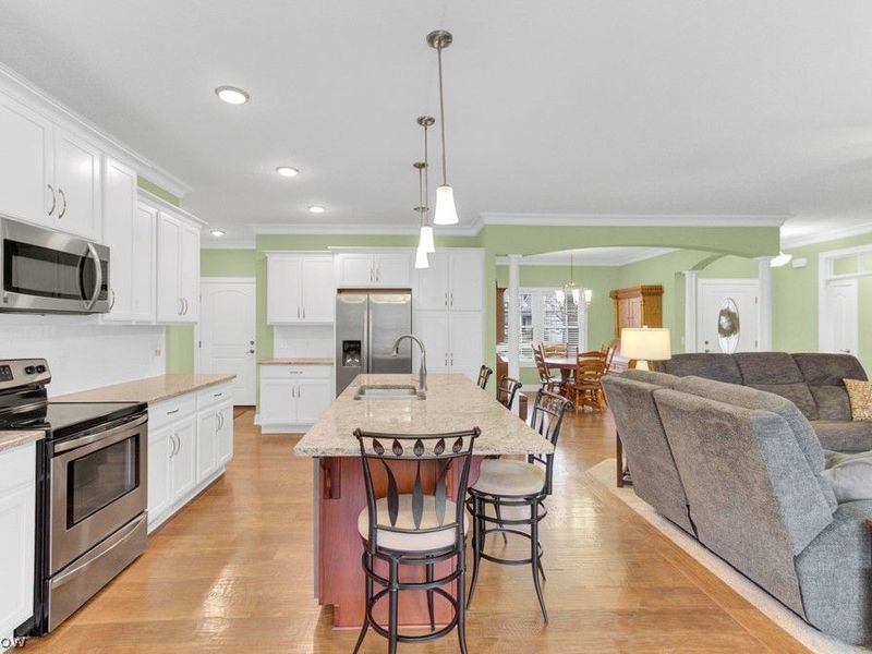 9937 Southwyck Avenue NW, North Canton, OH 44720 Photo 5