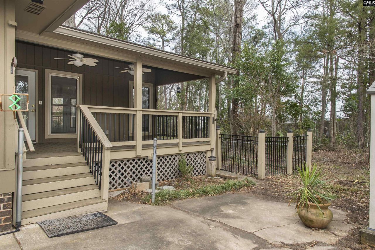 1304 Country Squire Drive Photo 4