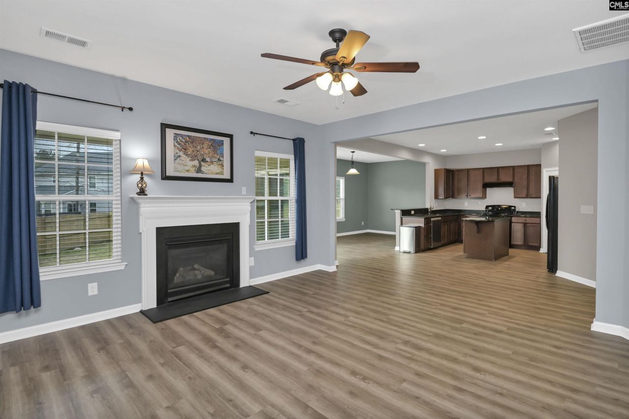 210 Hearthwood Circle Photo 10