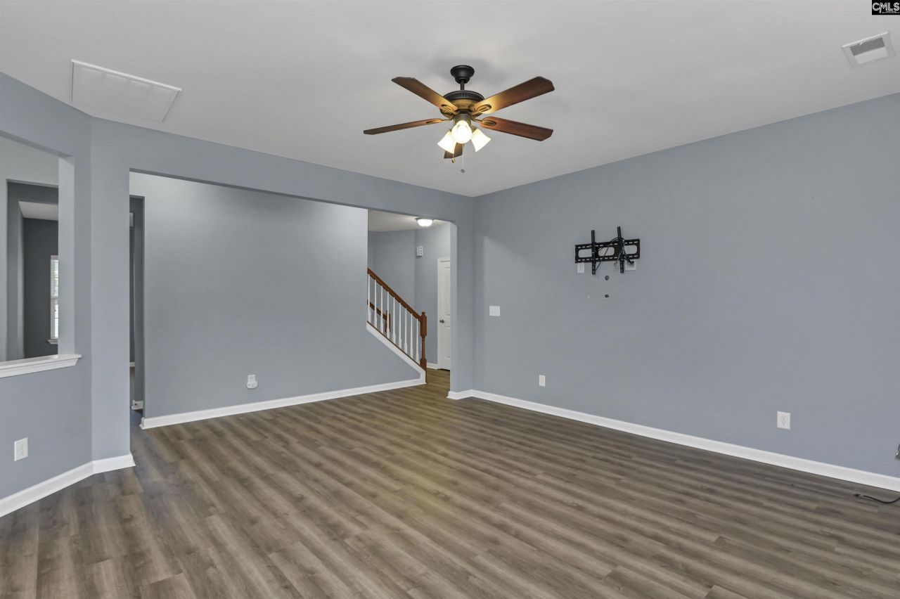 210 Hearthwood Circle  Photo 12