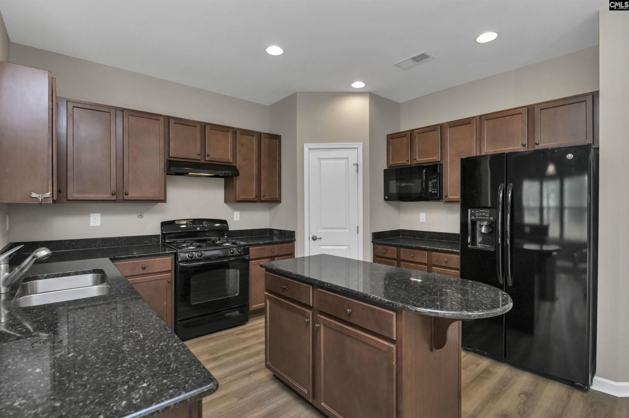 210 Hearthwood Circle Photo 18